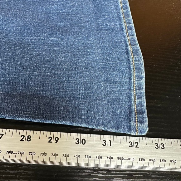 Old Navy The Sweetheart Bootcut Jeans Medium Wash Blue Womens Size 10 Mid 33x32 - Picture 8 of 9